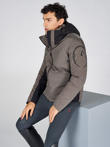 Vestrum veste Stowe