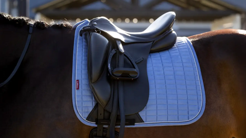 LeMieux Suede Dressuur zadeldek Powder Blue